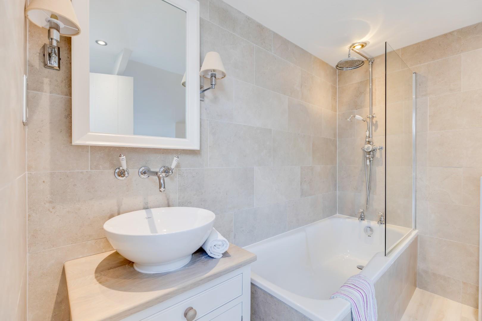 Warren Farm, Pendoylan, Nr Cowbridge, Vale of Glamorgan, CF71 7UJ